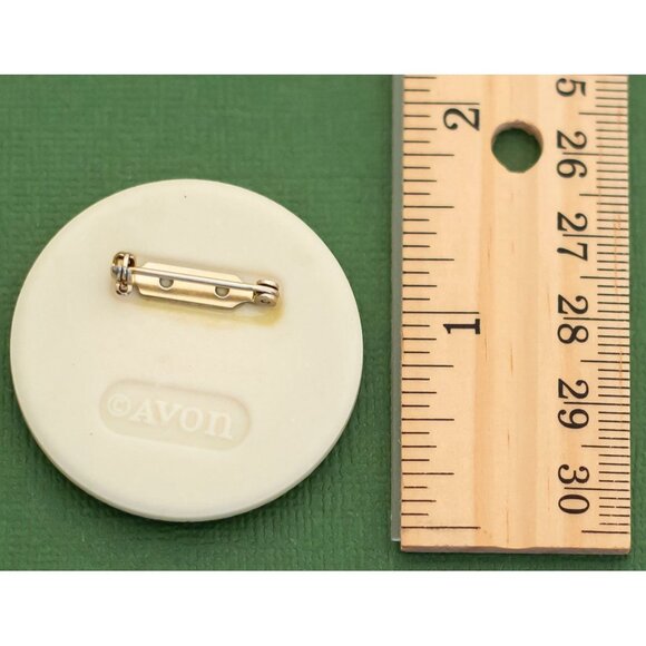 Vintage Victorian Floral Ceramic Brooch by Avon K16 - Picture 2 of 2